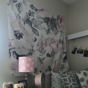 Floral wall tapestry